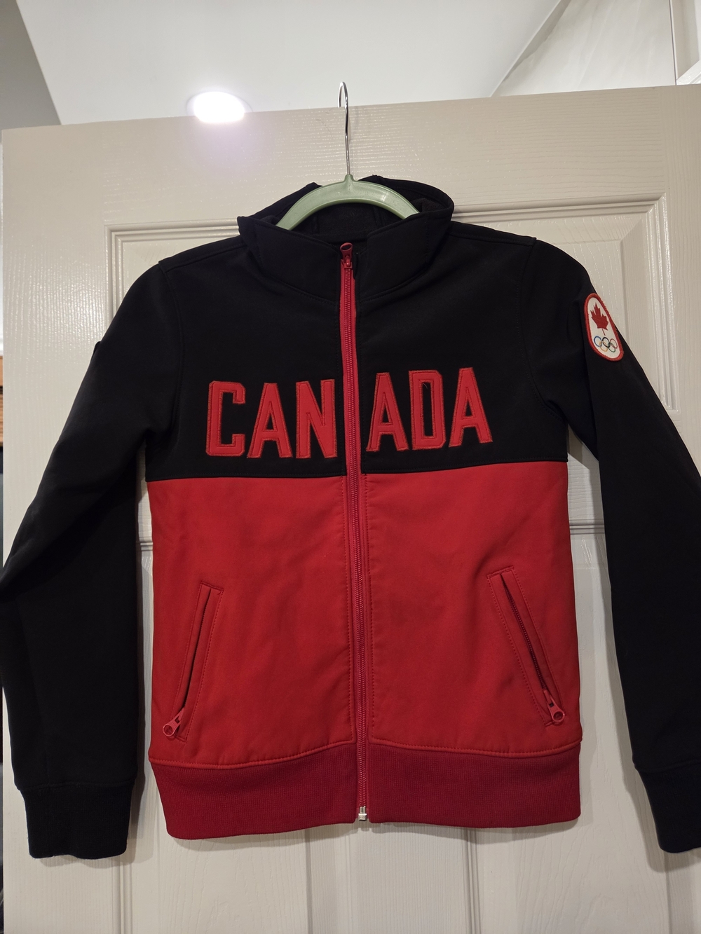 Hudson's Bay Team Canada Olympic Jacket Boys 7/8 Black Red